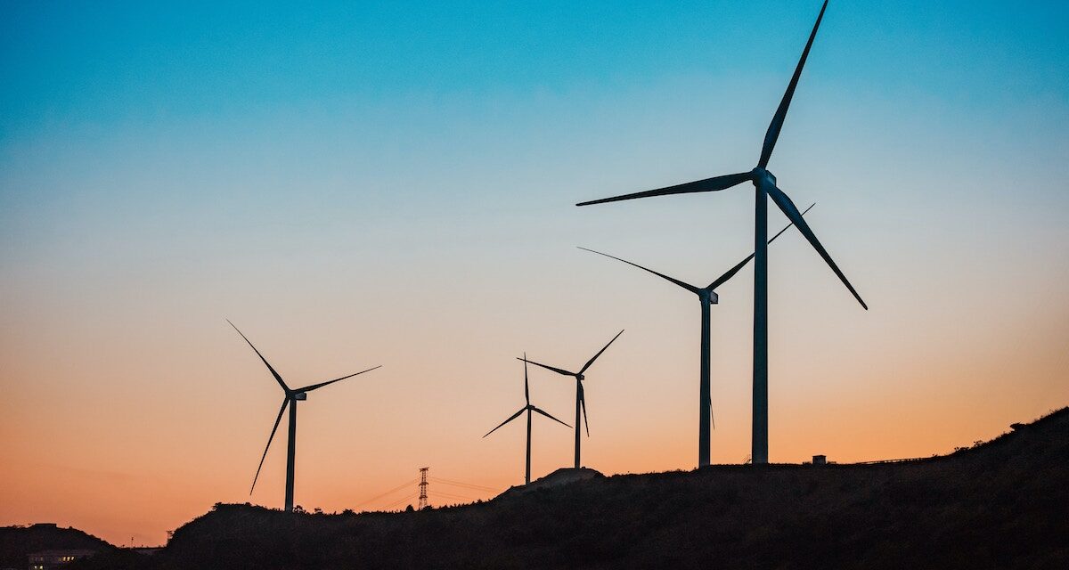 EarthTalk: Gas-Powered Motors on Wind Turbines?