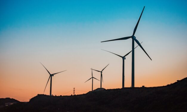 EarthTalk: Gas-Powered Motors on Wind Turbines?