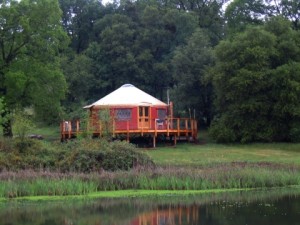 Pacific_Yurt_used_for_lakeside_recreation_cabin