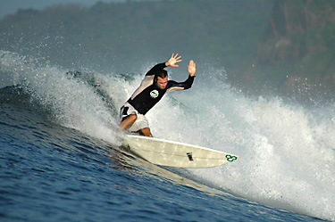 Surfing El Salvador’s “Wild East”