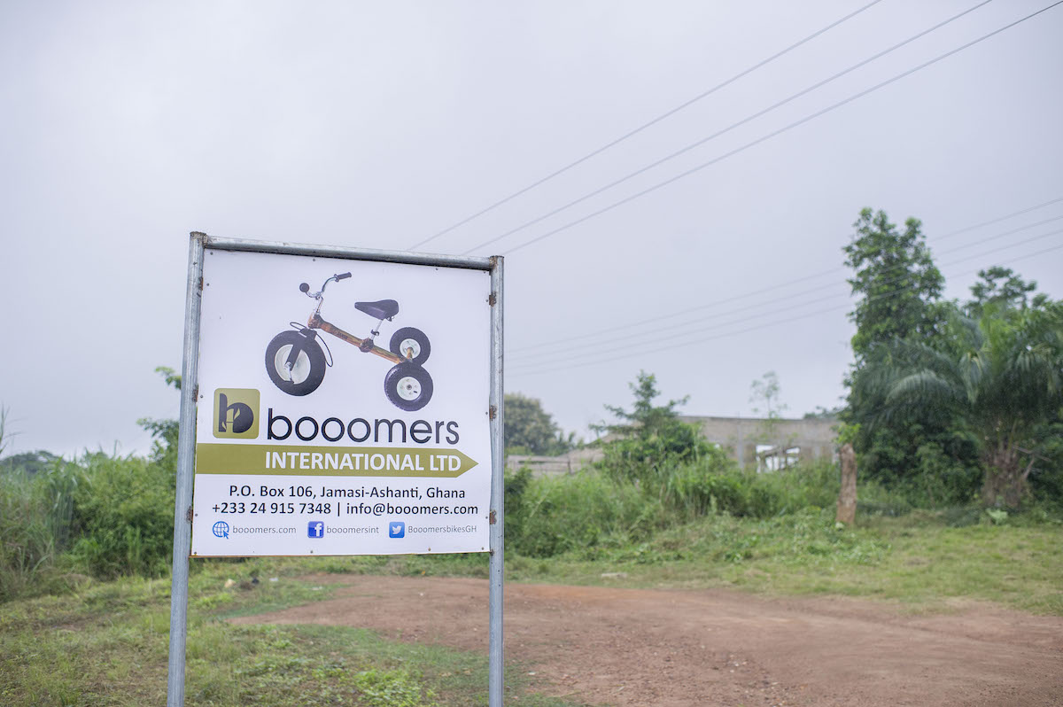Booomers Bikes Factory sign