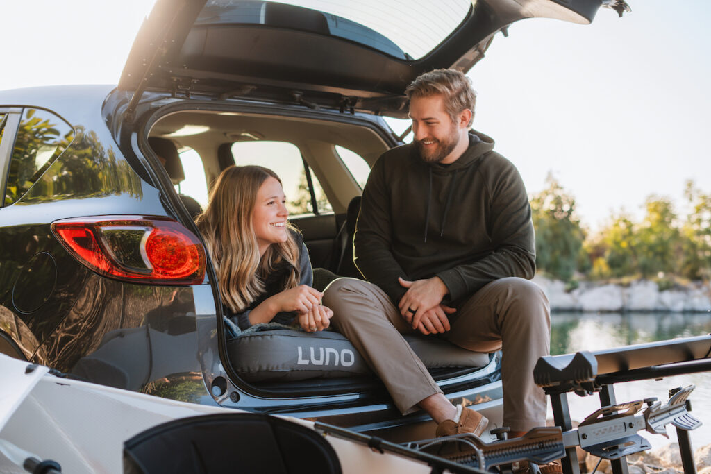 Picture of Luno mattress in the back of a car